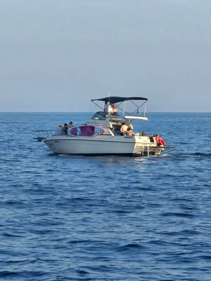 Plovidba u zalazak sunca u Puli gliser jahtom - Pula Boats 