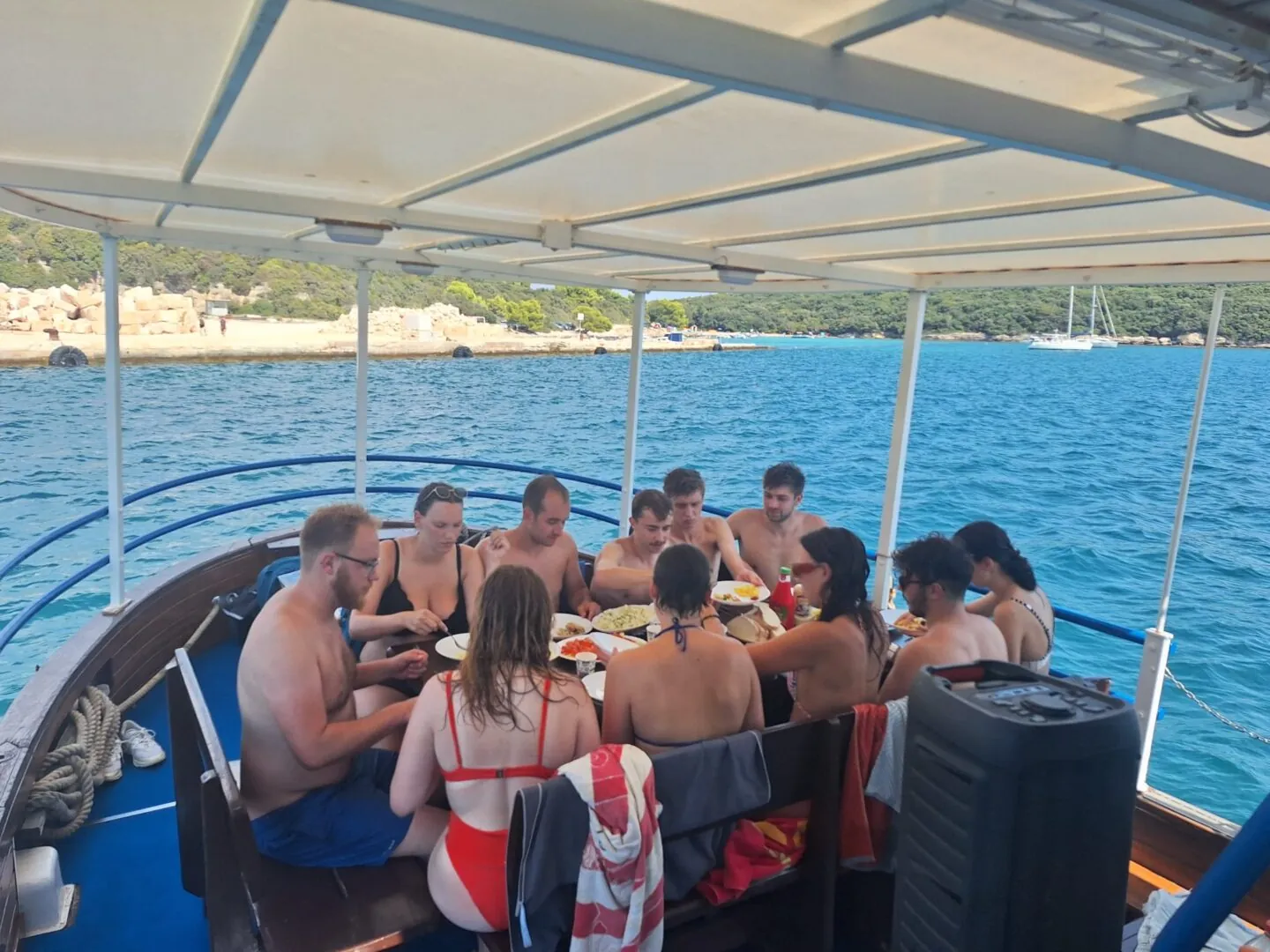 Familien-Bootstour in Istrien – ein entspannter Tag auf der Adria - Pula Boats 