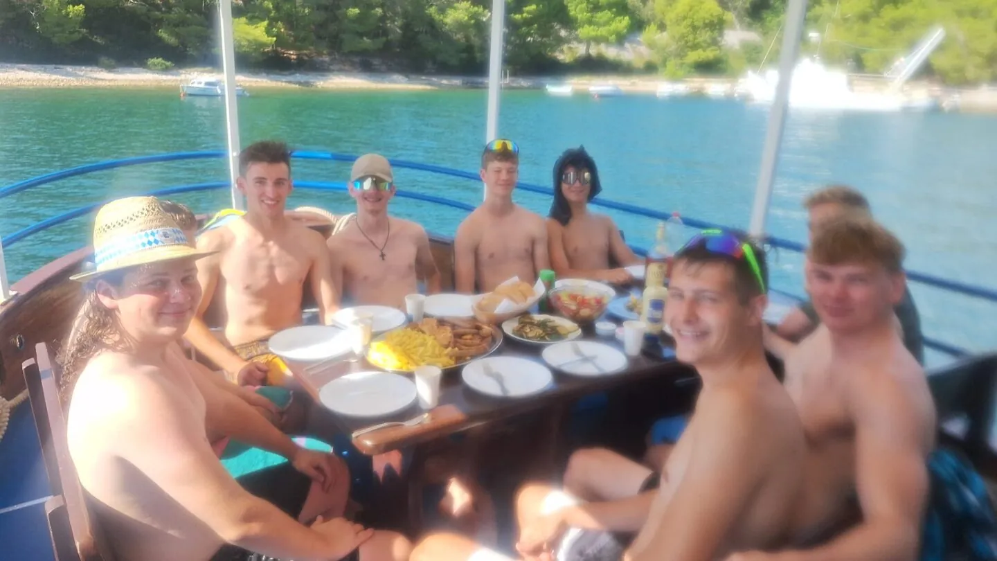Private Bootstour vs. Gruppenausflug in Istrien – was ist die bessere Wahl? - Pula Boats 