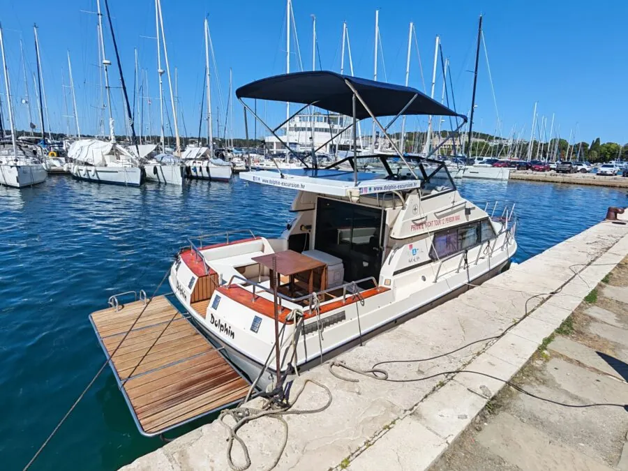 Plovidba u zalazak sunca u Puli gliser jahtom - Pula Boats 