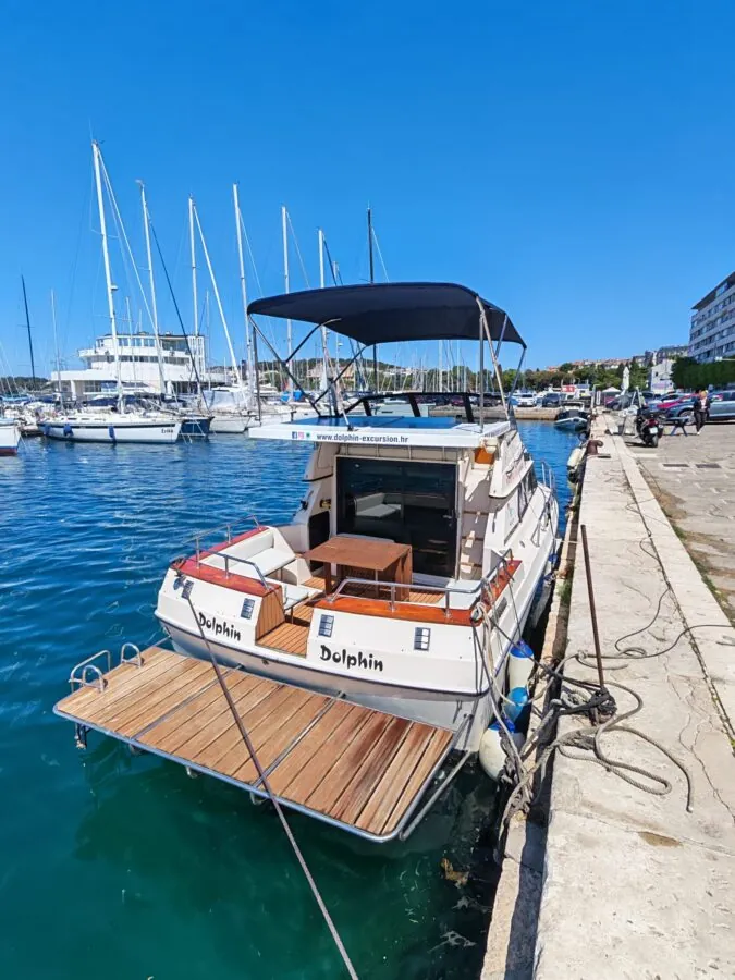 Plovidba u zalazak sunca u Puli gliser jahtom - Pula Boats 