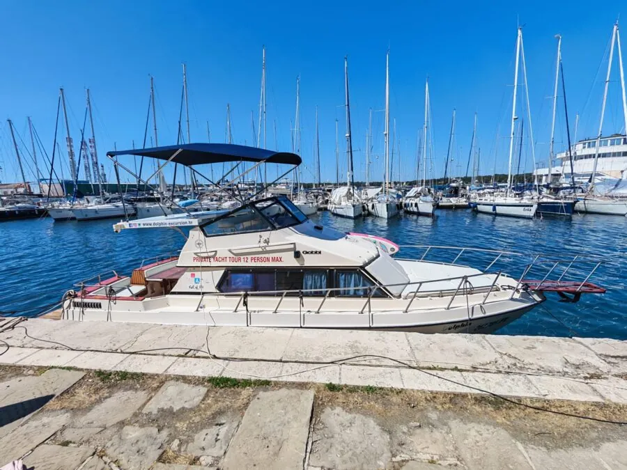 Plovidba u zalazak sunca u Puli gliser jahtom - Pula Boats 